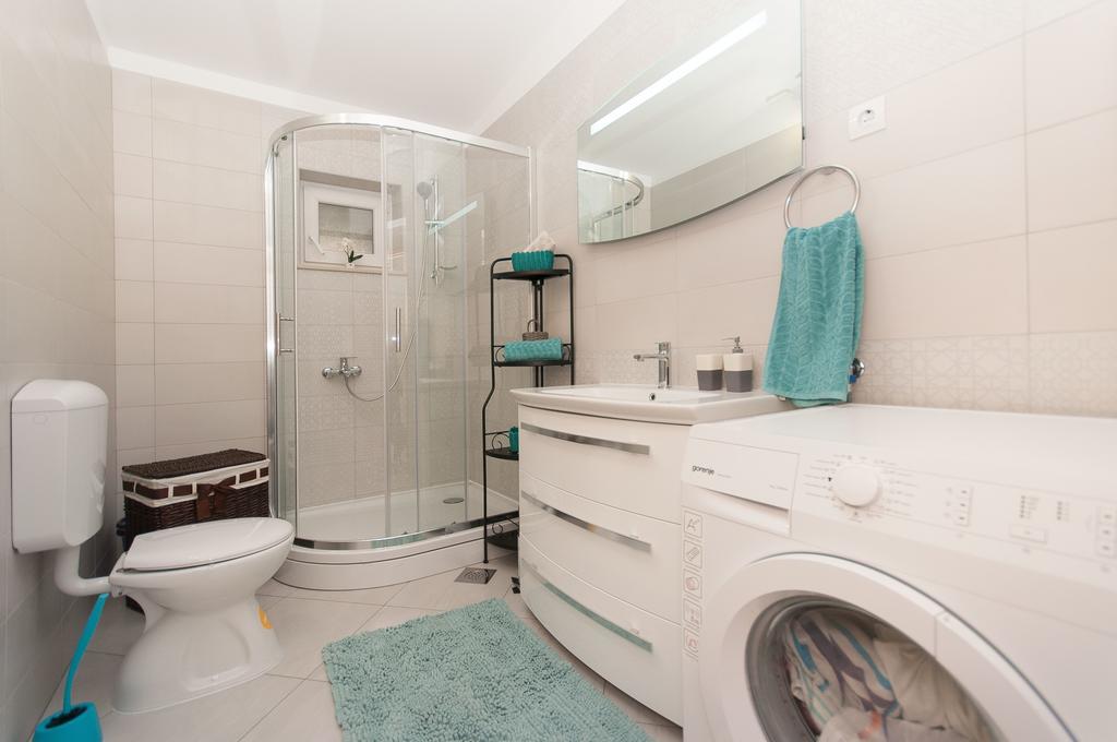 Apartment Lelas Omiš Eksteriør billede