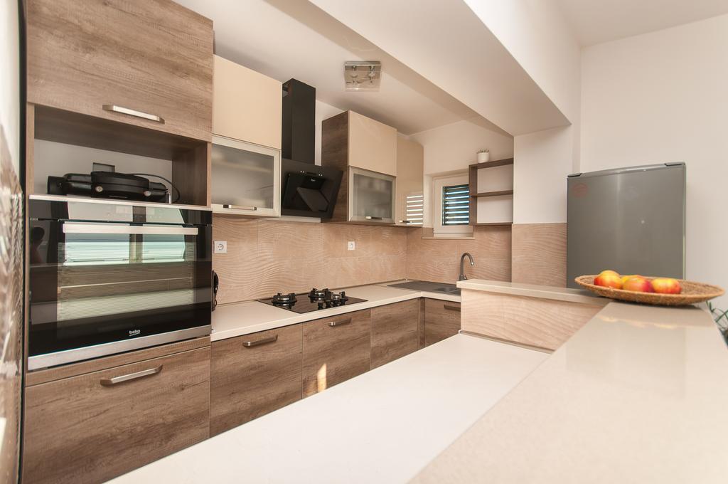 Apartment Lelas Omiš Eksteriør billede