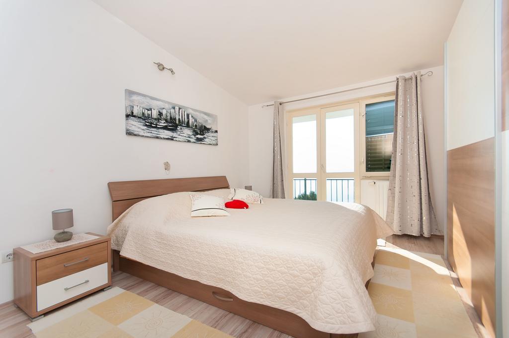 Apartment Lelas Omiš Eksteriør billede