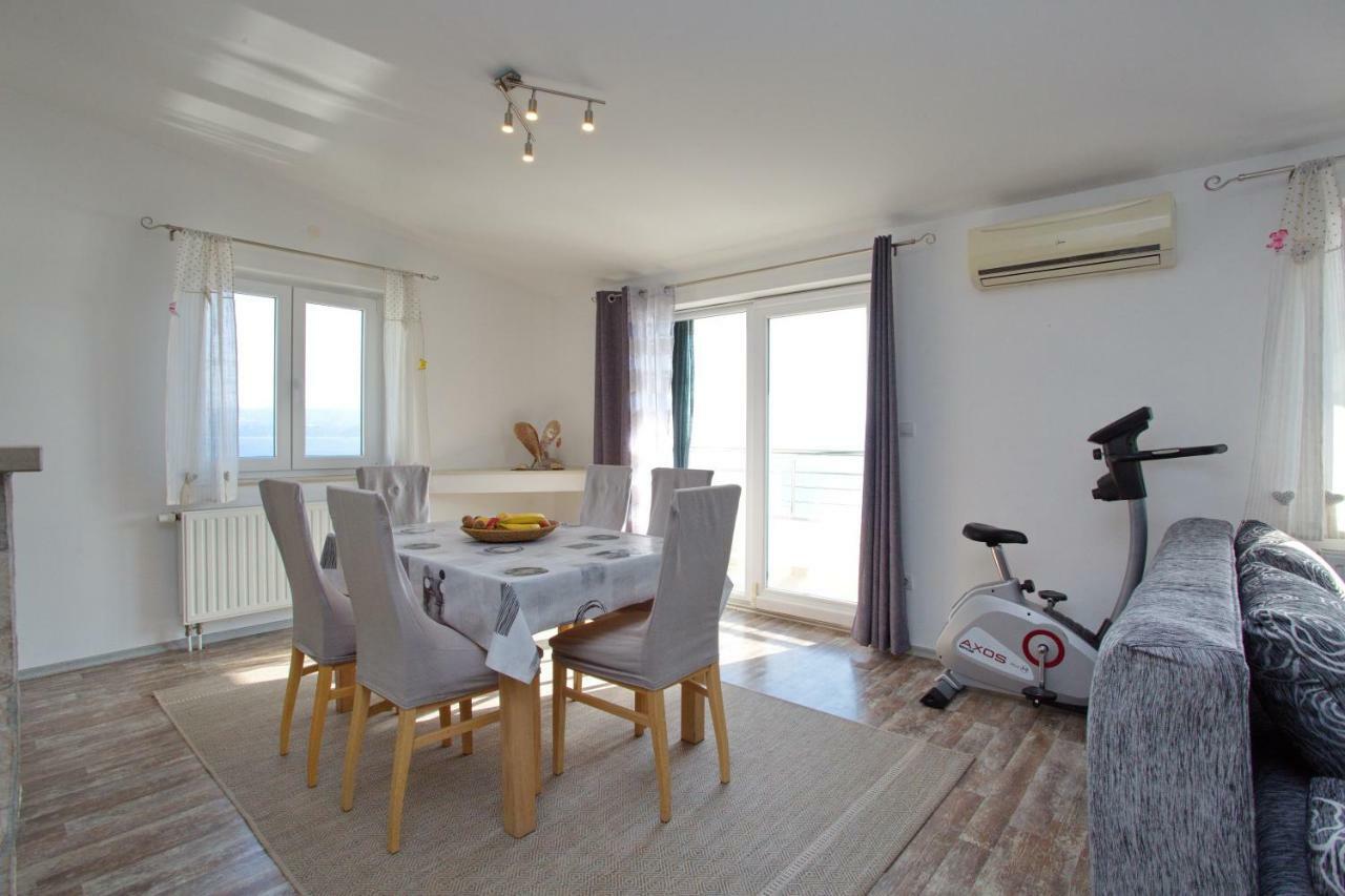 Apartment Lelas Omiš Eksteriør billede